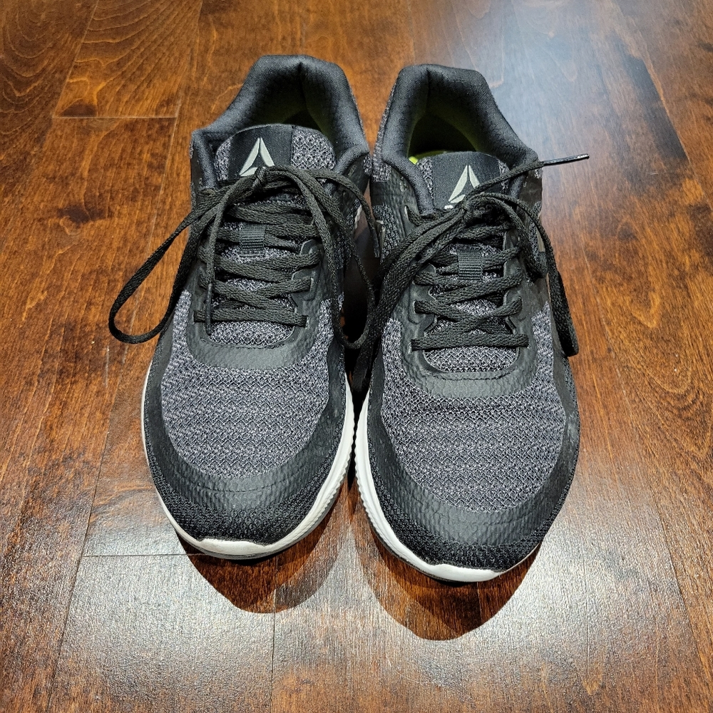 Reebok Astroride Sneaker